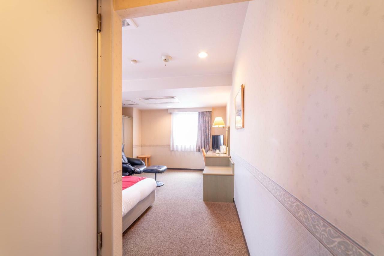 Oyo Business Hotel Nishiura Yokkaichi Extérieur photo