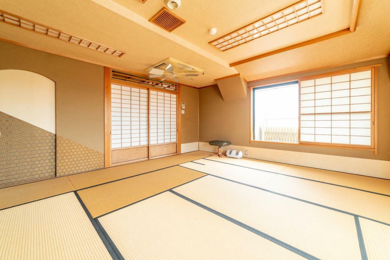 Oyo Business Hotel Nishiura Yokkaichi Extérieur photo